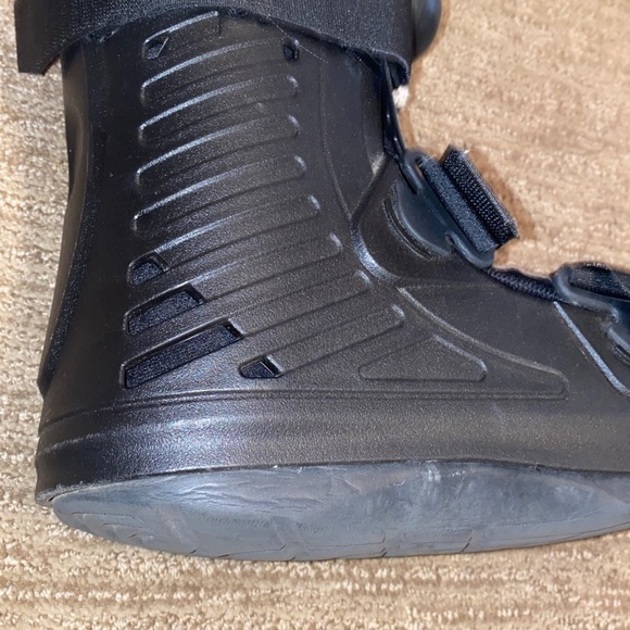 Inflatable walking boot - Picture 3 of 10